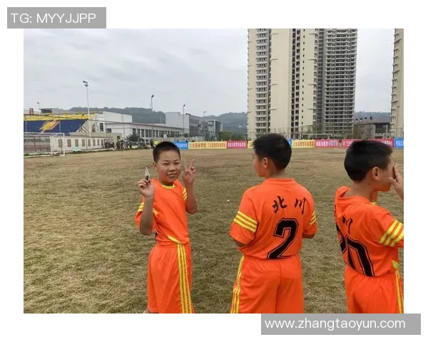 女孩子足球明星崛起展现青春力量与梦想追逐的精彩旅程